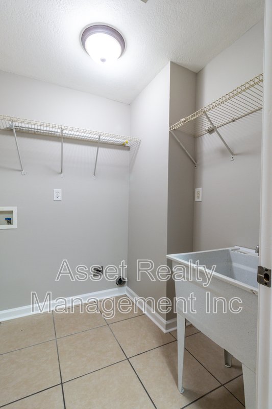 4622 Ventura Drive - 4624 property image