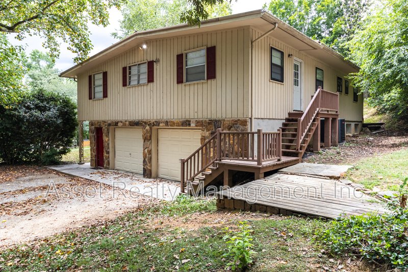 630 Colonial Drive property image