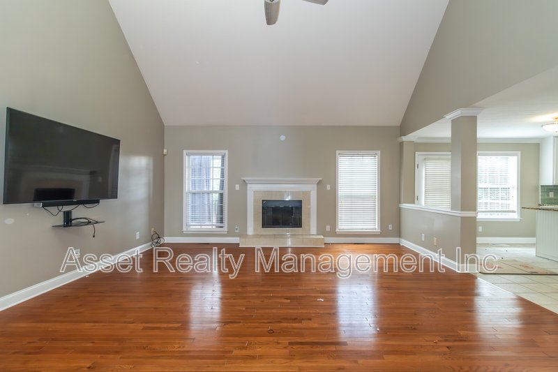 1100 Winterberry Lane property image