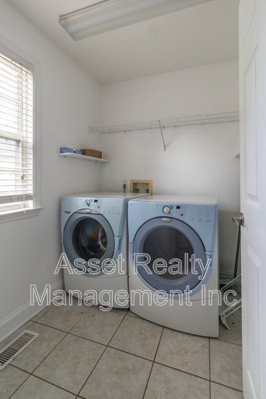 1100 Winterberry Lane property image