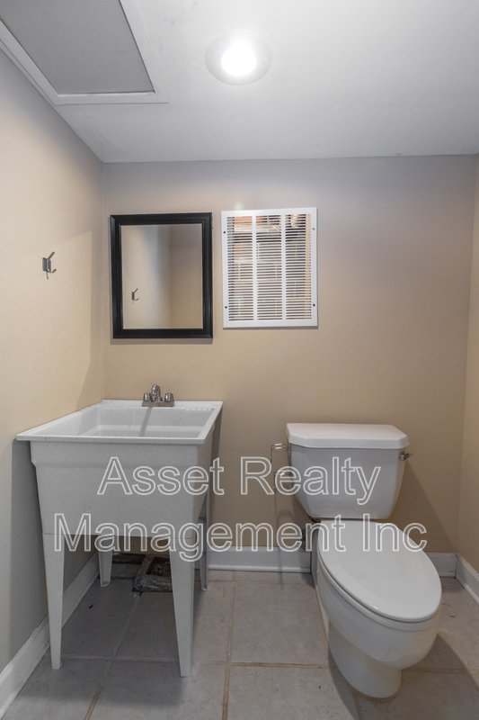 1100 Winterberry Lane property image