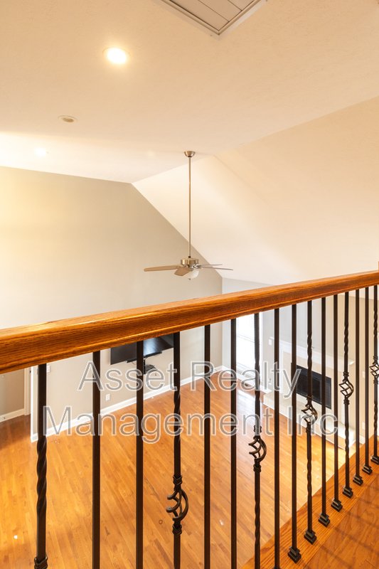 1100 Winterberry Lane property image