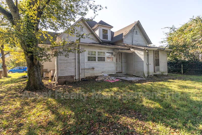 221 Hawthorne Avenue - 2 property image