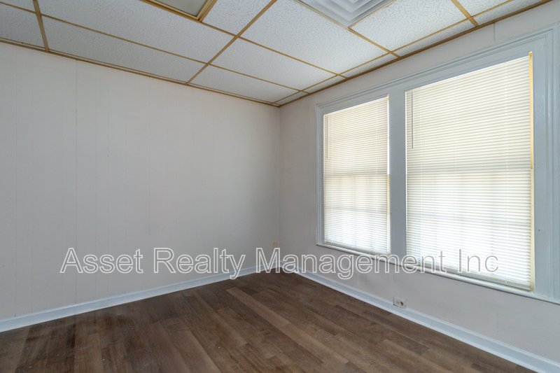 221 Hawthorne Avenue - 2 property image