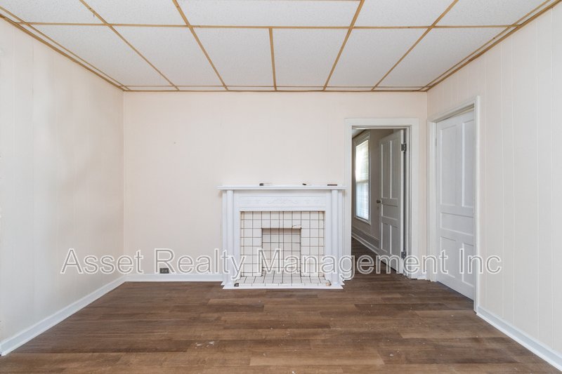 221 Hawthorne Avenue - 2 property image