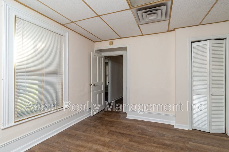 221 Hawthorne Avenue - 2 property image