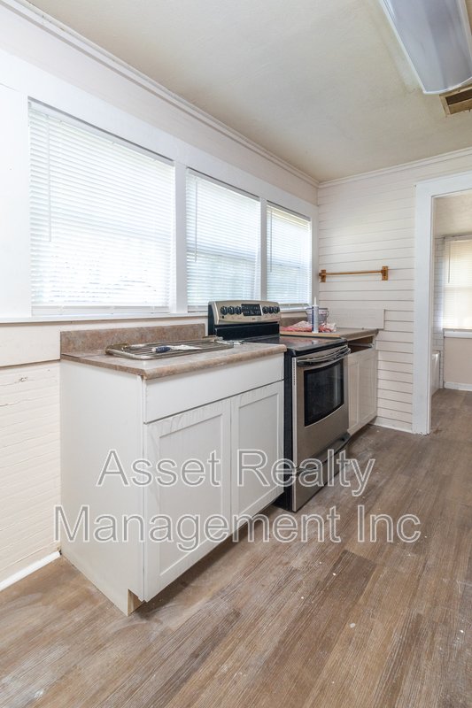 221 Hawthorne Avenue - 2 property image