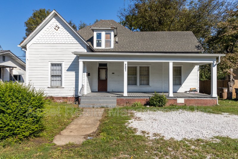 221 Hawthorne Avenue - 3 property image