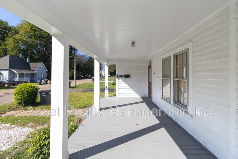 221 Hawthorne Avenue - 3 property image