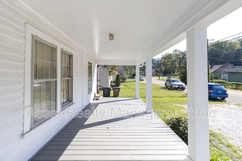 221 Hawthorne Avenue - 2 property image