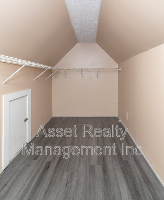 221 Hawthorne Avenue - 3 property image