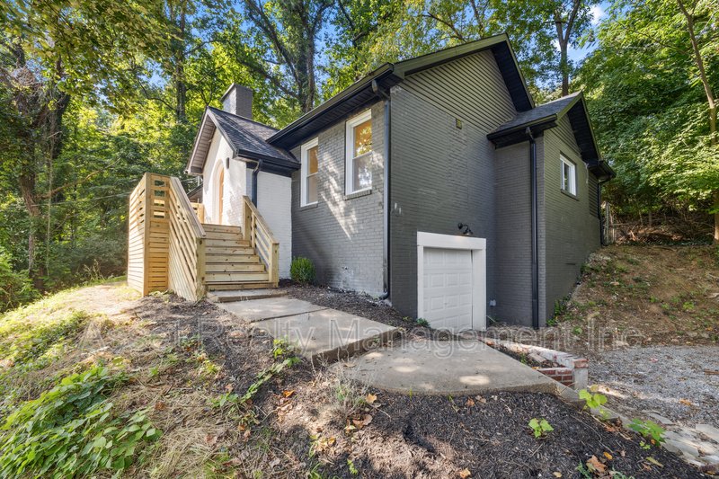 104 Overbrook Drive property image