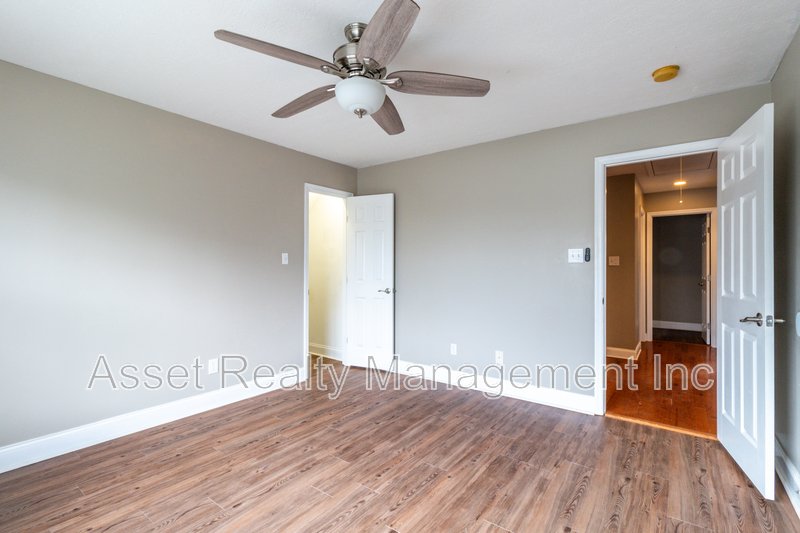 1100 Winterberry Lane property image