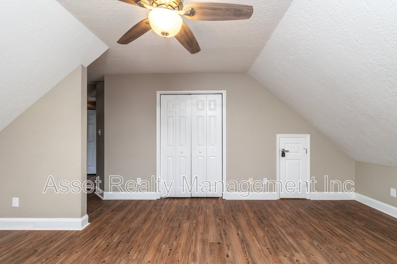 1100 Winterberry Lane property image