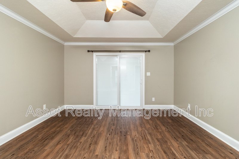 1100 Winterberry Lane property image