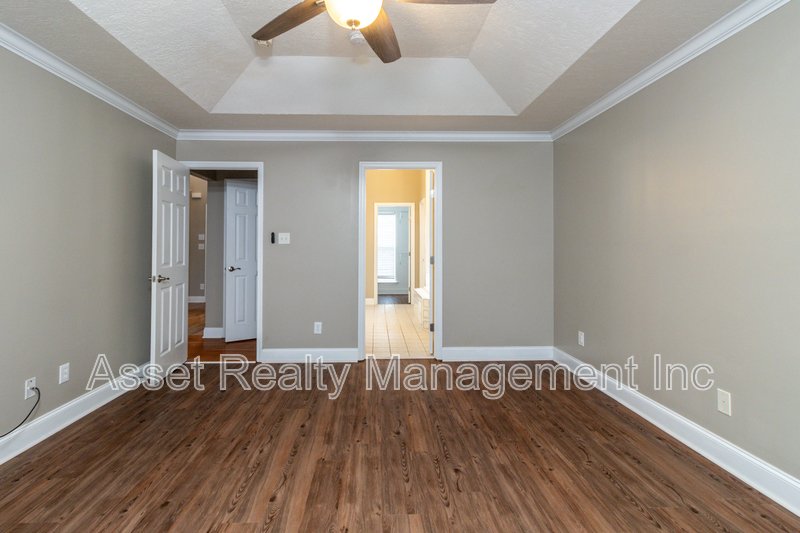 1100 Winterberry Lane property image