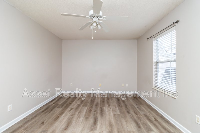 836 Duchess Way property image