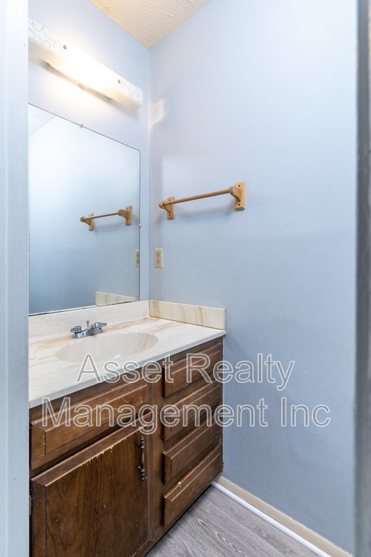 9157 Cedarpark Ln D property image