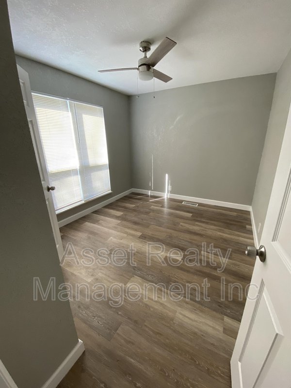 718 Shadycrest Drive property image