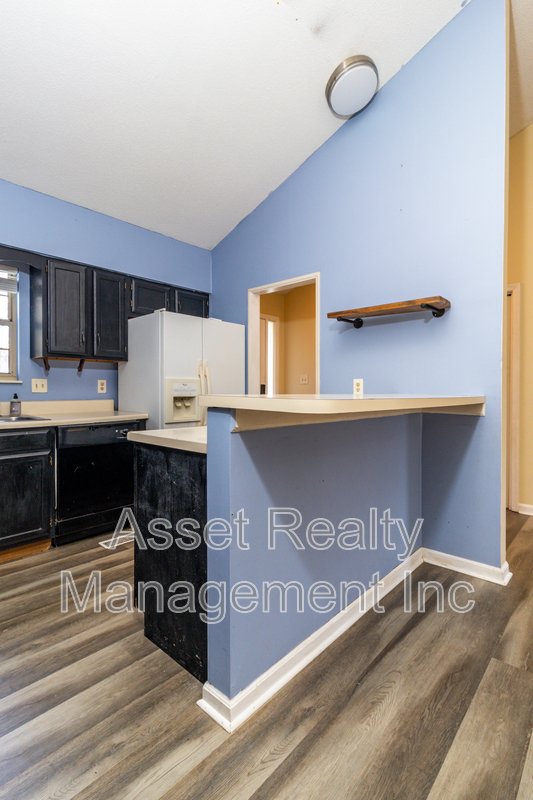 1405 Wenlock Road property image