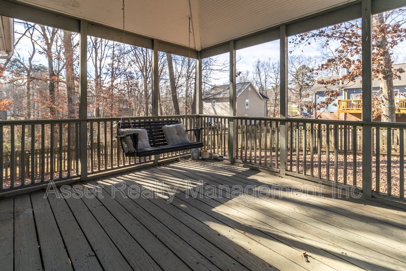 1405 Wenlock Road property image