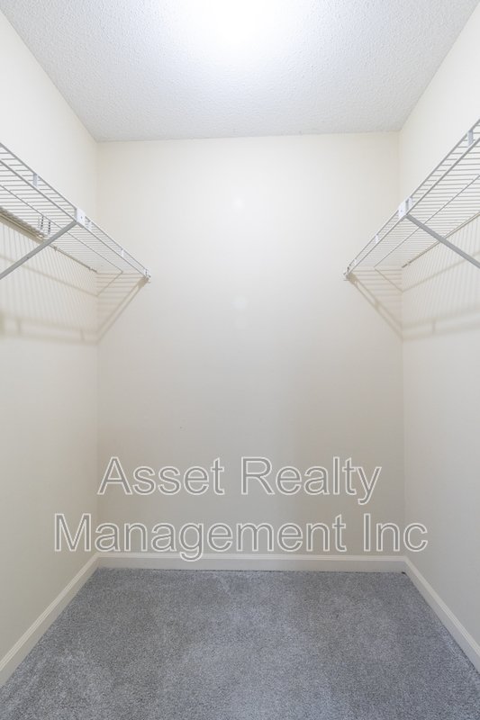 1405 Wenlock Road property image