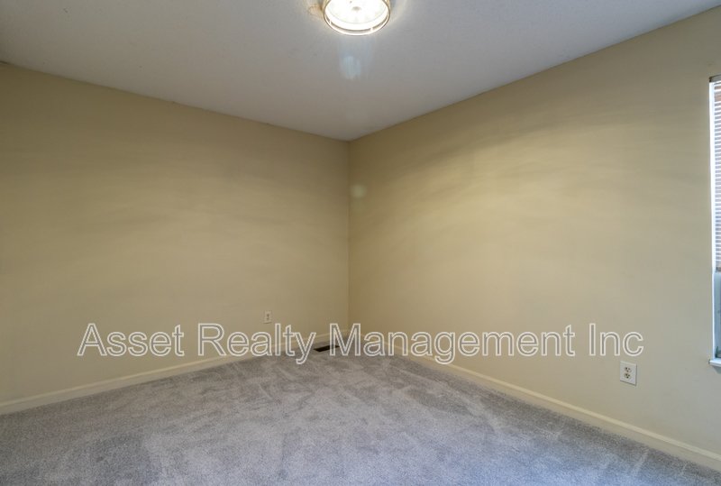 1405 Wenlock Road property image