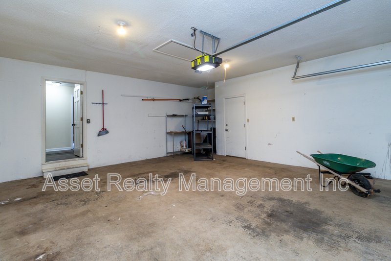 1405 Wenlock Road property image