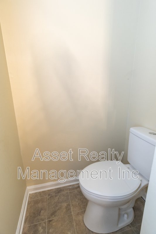 1405 Wenlock Road property image