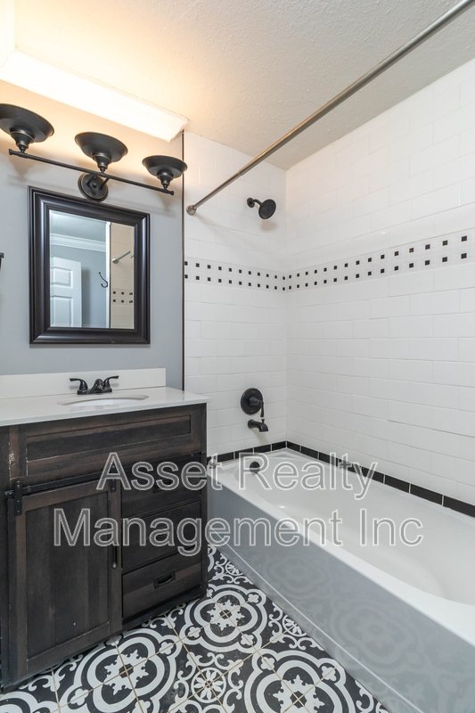 1900 Edgewood Avenue property image