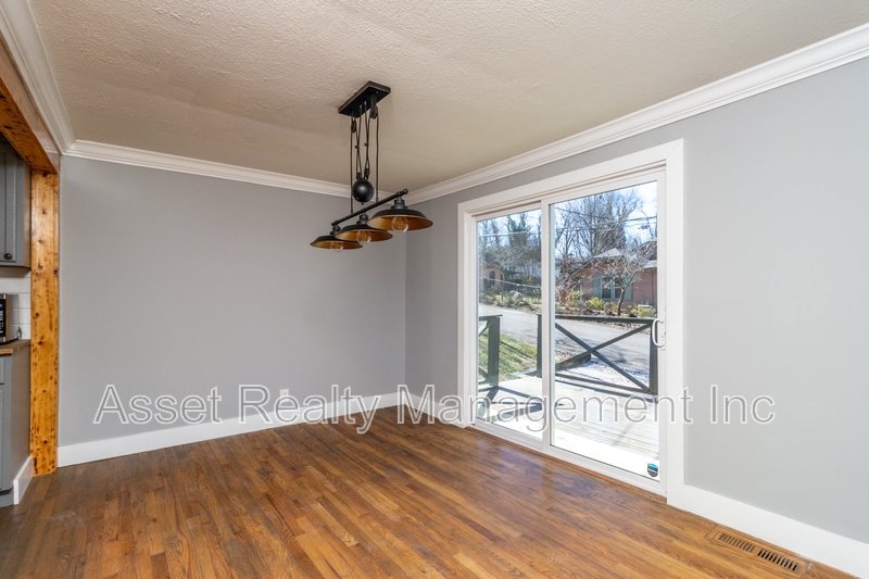 1900 Edgewood Avenue property image