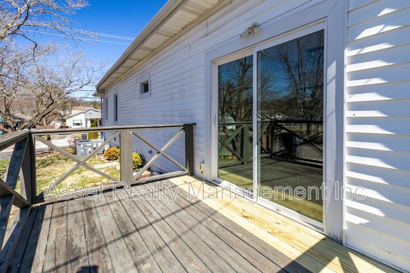 1900 Edgewood Avenue property image