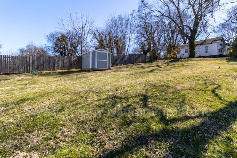 1900 Edgewood Avenue property image