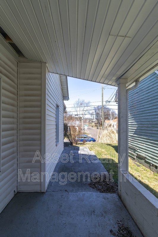 1900 Edgewood Avenue property image